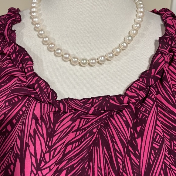 Fuchsia Coldwater Creek sleeveless blouse. - Picture 6 of 10